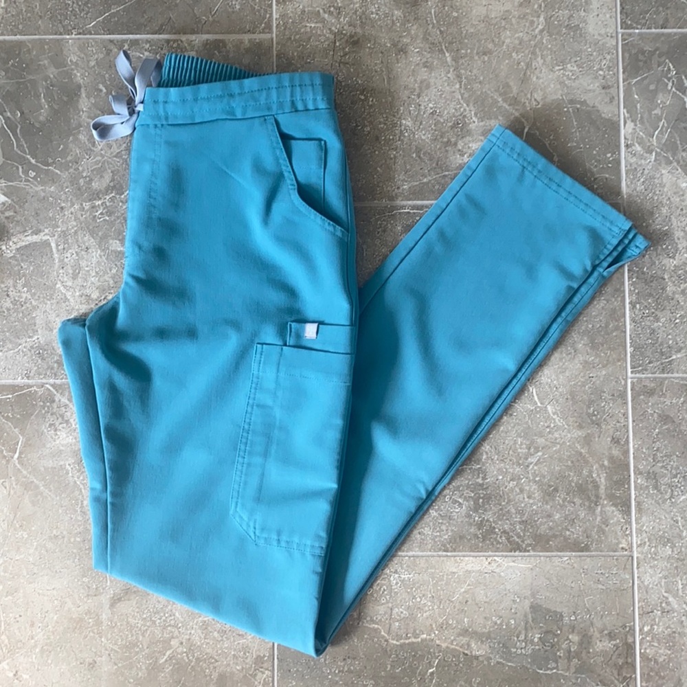 FIGS Hydrogreen XS Yola (Limited Color)